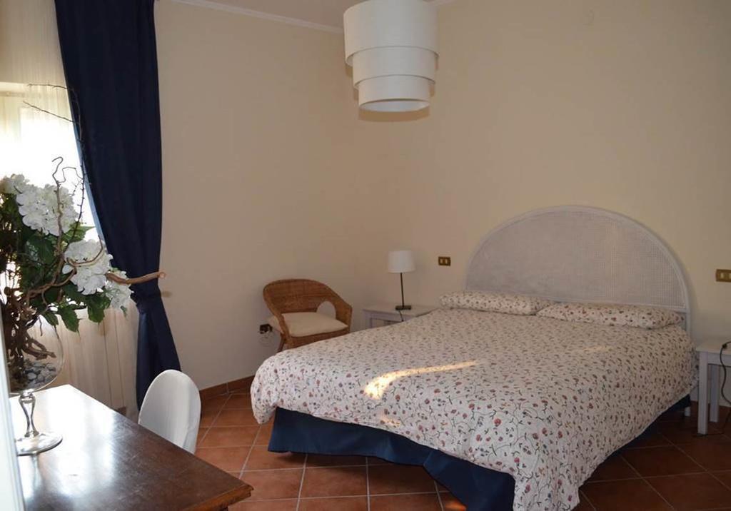 Agriturismo Villa Palentina Scurcola Marsicana Habitación foto